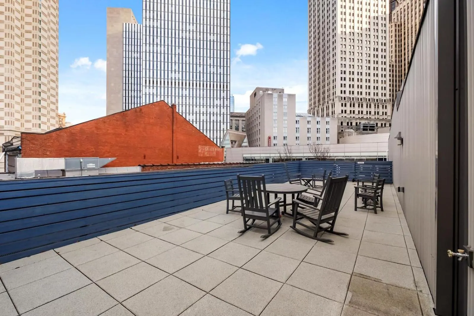 Apartment 2Br Downtown Pittsburgh - Free Gym, Wifi & Close To Sports Venue